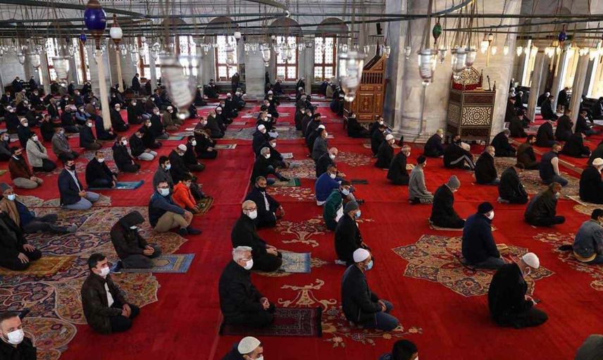 Kadir Gecesi hangi kanalda hangi program var? 2022 Kadir gecesinde hangi programlar var? kanalların Kadir gecesi kandili programları ve hocaları