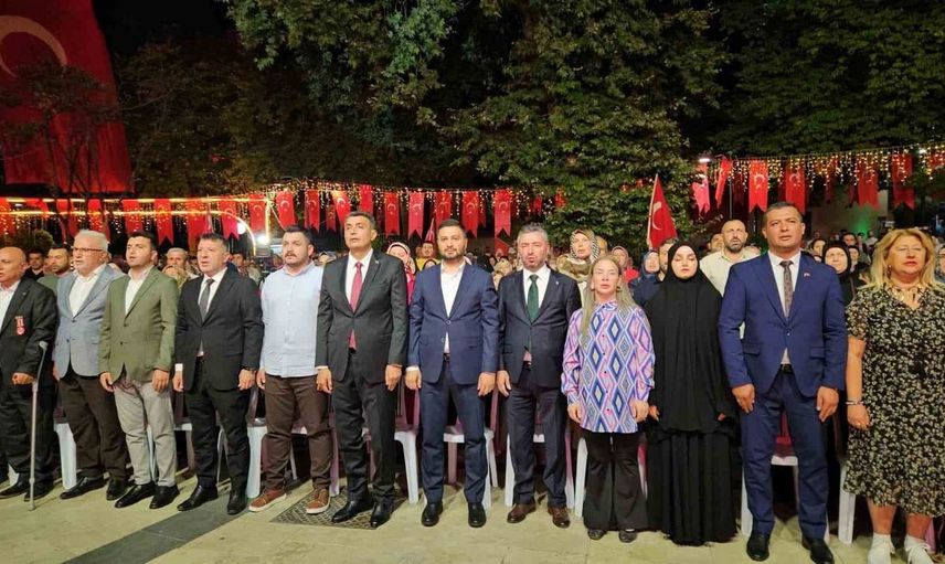 Kâğıthane Meydanı’nda 15 Temmuz Demokrasi ve Millî Birlik Günü nöbeti
