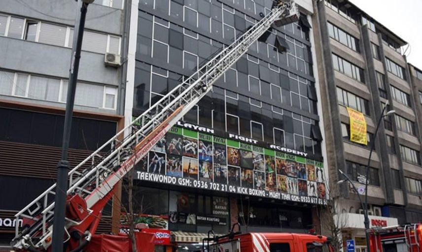 Kağıthane'de Apart Otelde Yangın!