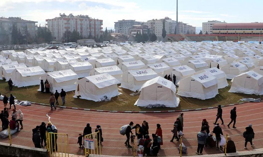 Kahramanmaraş’ta çadır kentler kurulmaya başlandı