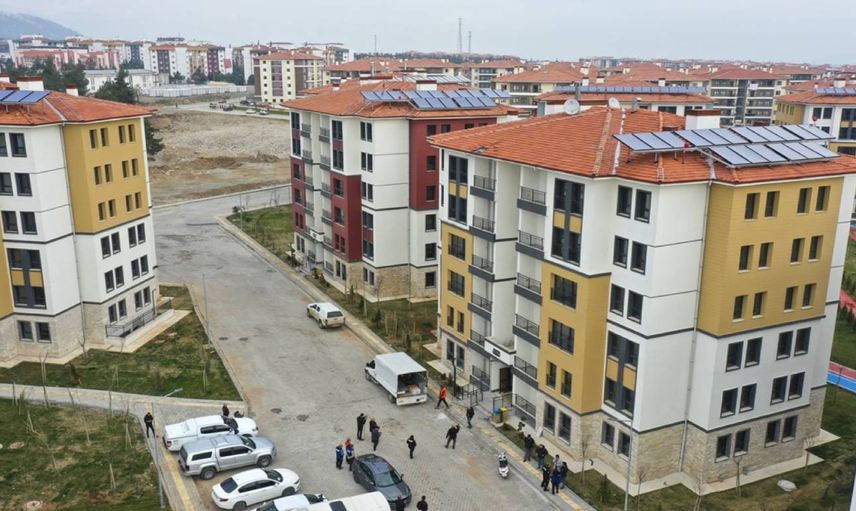Kahramanmaraş’ta depremzedeler yuvalarına kavuşuyor: Konutların anahtar teslim süreci başladı