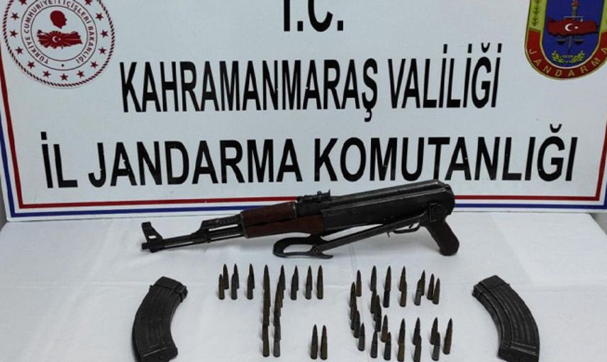 Kahramanmaraş'ta, Samanlıkta Gömülü Kalaşnikof Ele Geçirildi