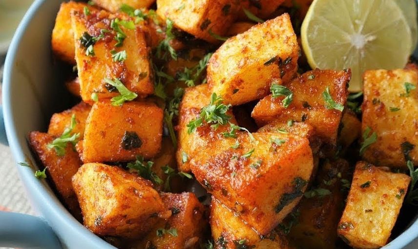 Kahvaltılık Salçalı Baharatlı Patates Tarifi