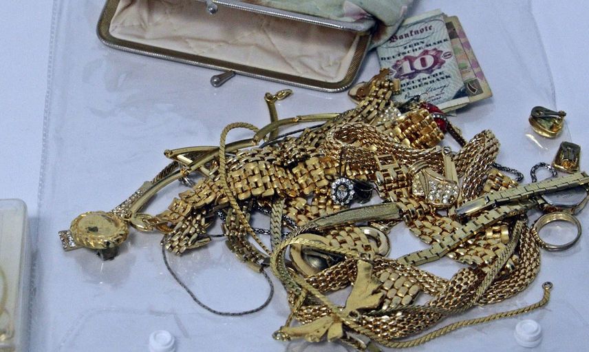 Kaldı Mı Böyle İnsanlar! Servet Dolu Poşeti Yetkililere Teslim Etti!