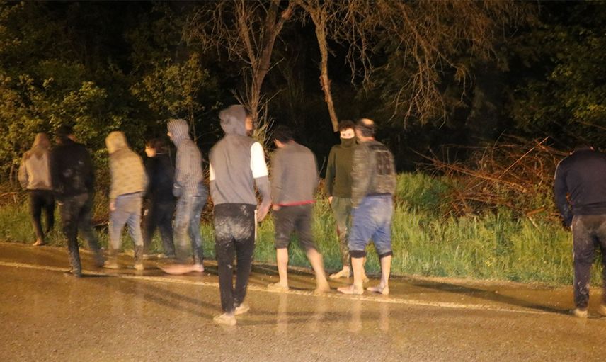 Kapıkule Sınır Kapısı'nda donmak üzereyken bulunan göçmenler konuştu: Yunanlar her şeyimizi aldı!