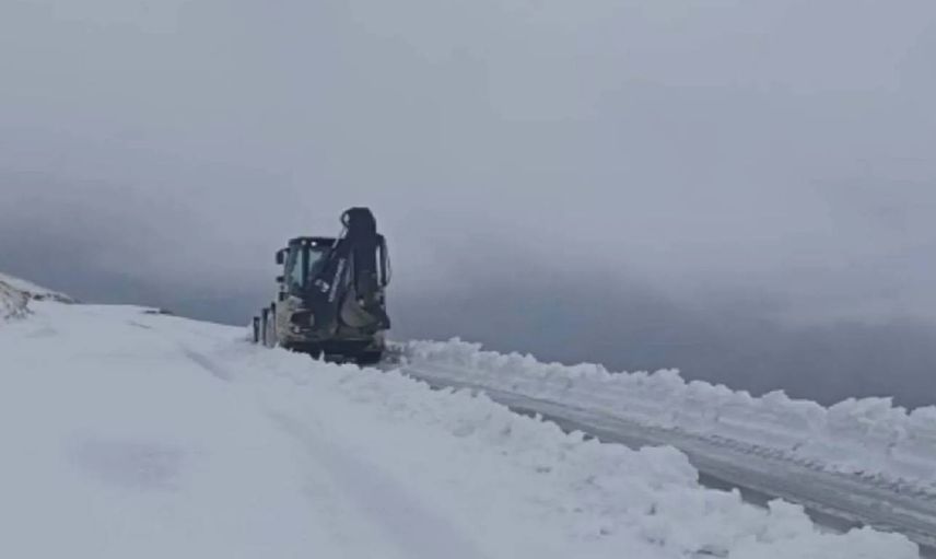 Kar bir anda bastırdı: Vatandaş şaşkına döndü