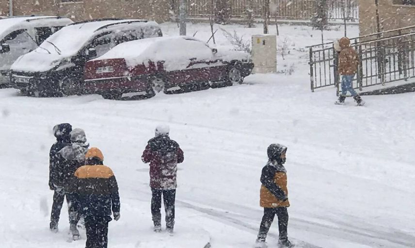Kar yağışı geliyor: 10 Ocak okullar tatil mi, tatil olacak mı? 2023 kar tatili olan iller hangileri?