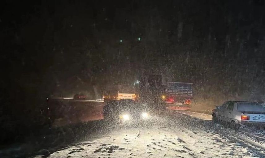 Kara kış Mayıs ayını bekledi: Kastamonu’da araçlar yolda mahsur kaldı