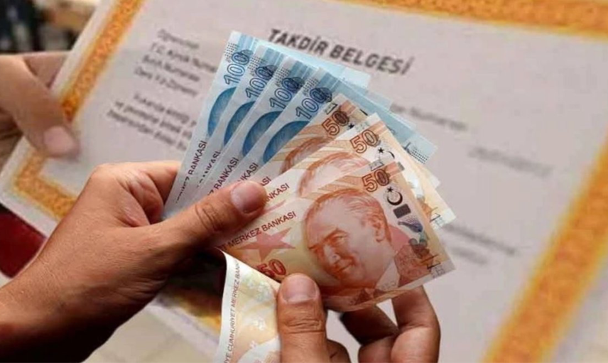 Karnesini getiren öğrenciler 10.200 TL hediyesini kapacak! İlkokul ortaokul lise fark etmez