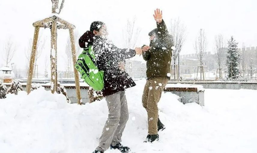 Kars'ta okullar tatil mi? 28 Mart 2022 yarın Kars'ta okullar tatil mi? Kars Valiliği son dakika açıklamaları