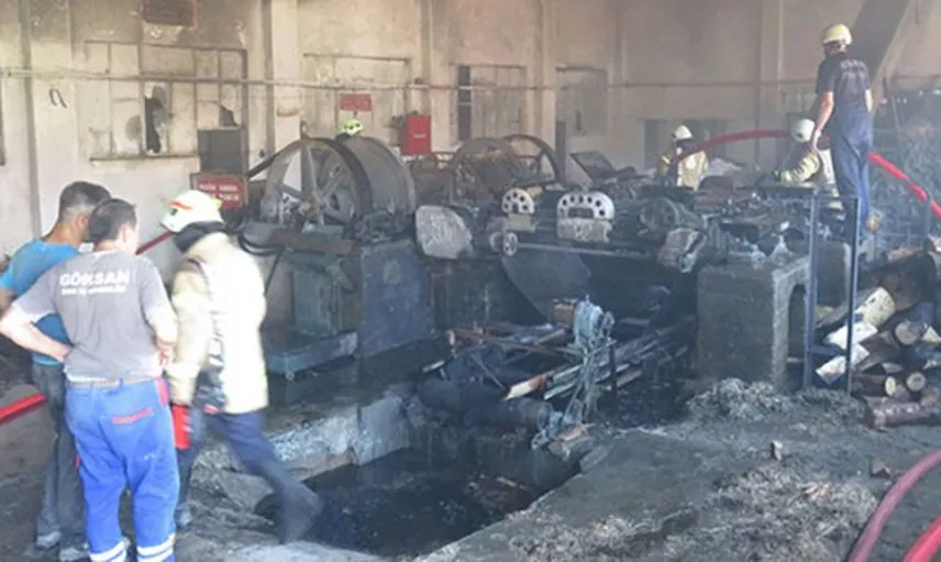 Kartal'da İzolasyon Malzemesi Üreten Fabrikada Yangın