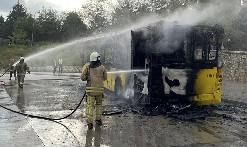 Kartal’da korku dolu anlar: İETT otobüsünde yangın çıktı
