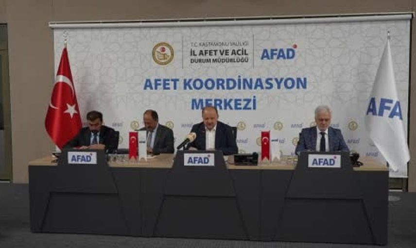 Kastamonu valisi Dallı'dan ormanlık alanlara atılan atıklara tepki