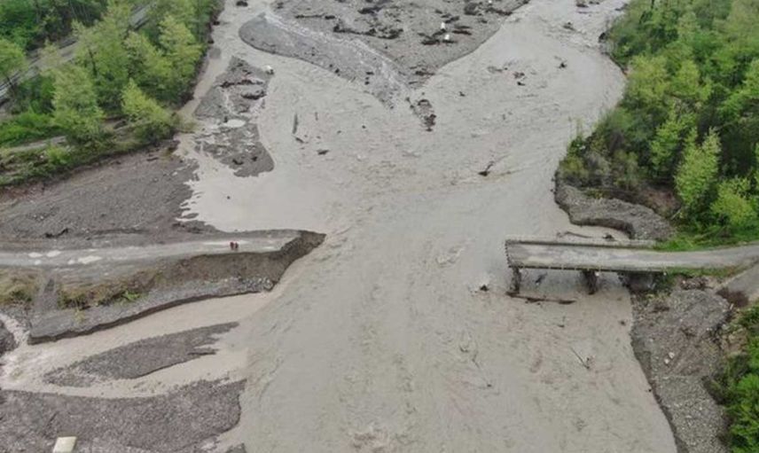 Kastamonu'da üçüncü kez sel felaketi: Köprüler yıkıldı, yollar çöktü