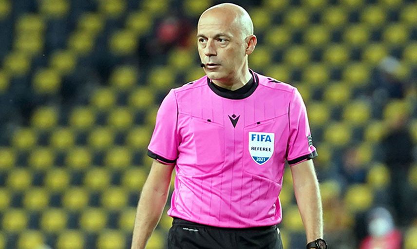 Katar'da düzenlenecek olan Dünya Kupası'nda Hakem Cüneyt Çakır listede yer almadı!