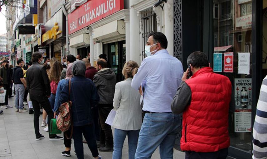 Kaymakamlıklarda Seyahat İzin Belgesi Kuyrukları Oluştu