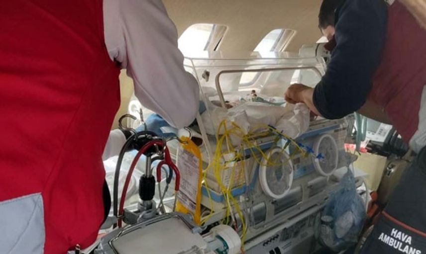 Kayseri’de Ambulans Uçak Kalp Hastası İki Bebek İçin Havalandı