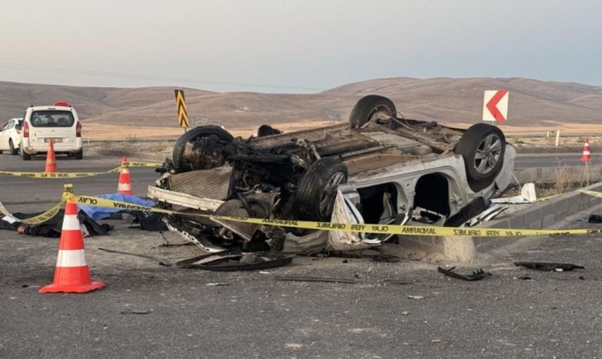 Kayseri’de cenazeye giden otomobil kaza yaptı: 4 kişi hayatını kaybetti
