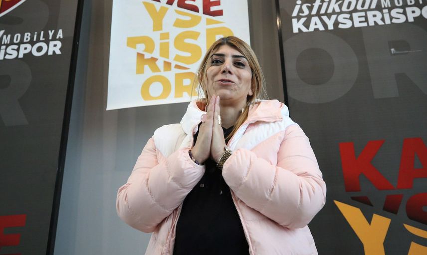 Kayserispor Başkanı Berna Gözbaşı, Süper Lig'de kaldıkları için mutlu olduklarını ve taraftarlarının Trabzonspor maçında tribünü doldurmalarını istedi