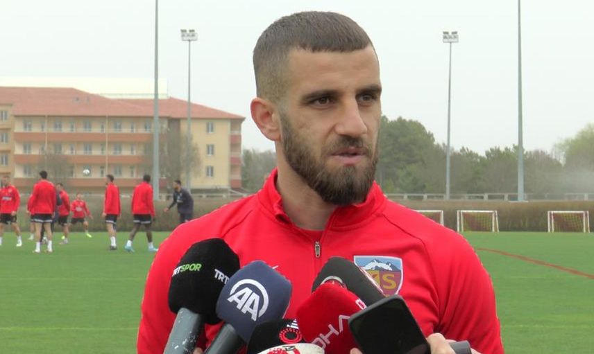 Kayserispor forması giyen Ramazan Civelek, Göztepe karşısında galip gelerek Türkiye Kupası yarı final maçına odaklanmak istediklerini söyledi