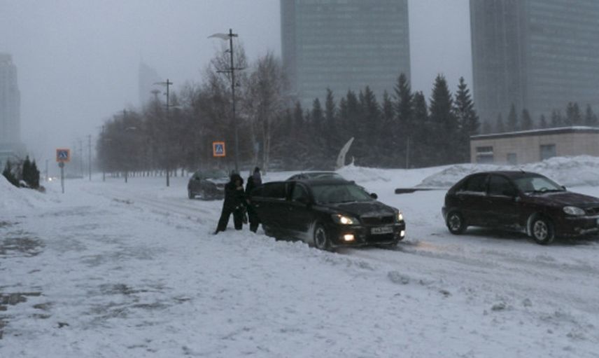 Kazakistan'da 724 Kişi Kar Esaretinden Kurtarıldı
