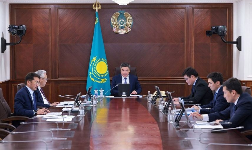 Kazakistan'da Devlet Memurları için Aitu Uygulamasına Geçiş