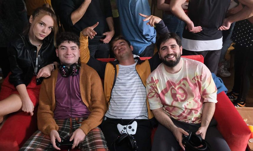 Kendinden Kaçak filmi konusu ve oyuncuları