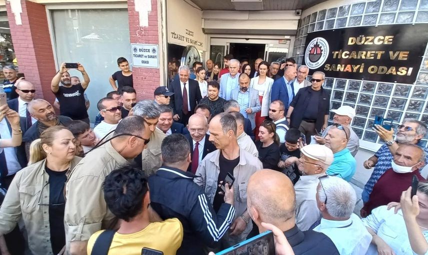 Kılıçdaroğlu'na Düzce'de tepki gösteren vatandaşlar: Burası Kandil değil, Düzce. Yanlış gelmişsin!