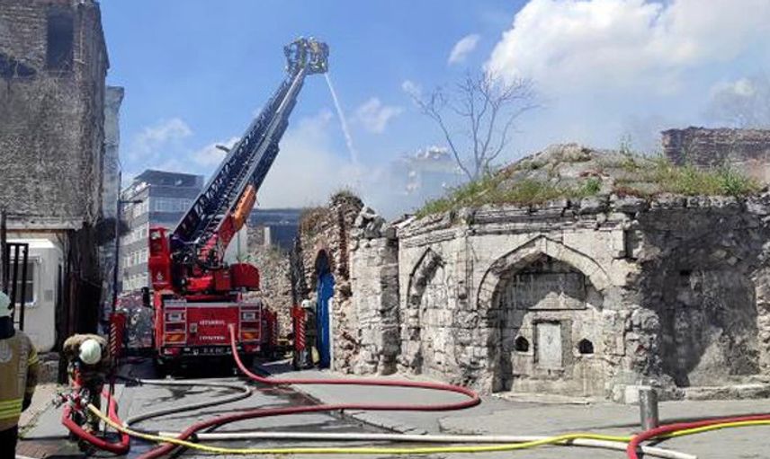 Kimyasal Maddelerin Bulunduğu Depoda Yangın Çıktı