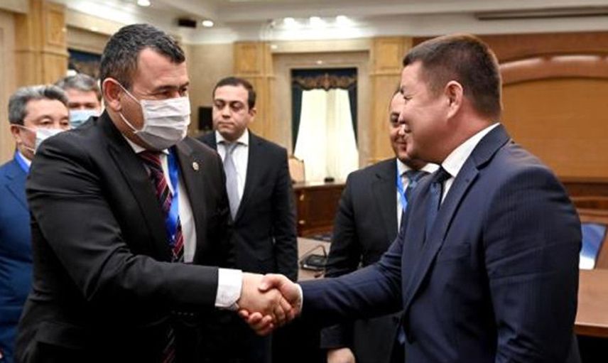Kırgızistan’da Uçakta Hastalanan Bebeği Kurtaran Türk Vekile Teşekkür