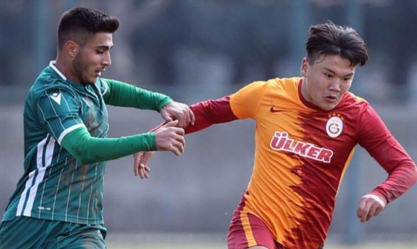 Kırgızistan'dan, Galatasaray'a Beknaz Almazbekov'un milli takım kampına katılamaması nedeniyle tepki geldi!
