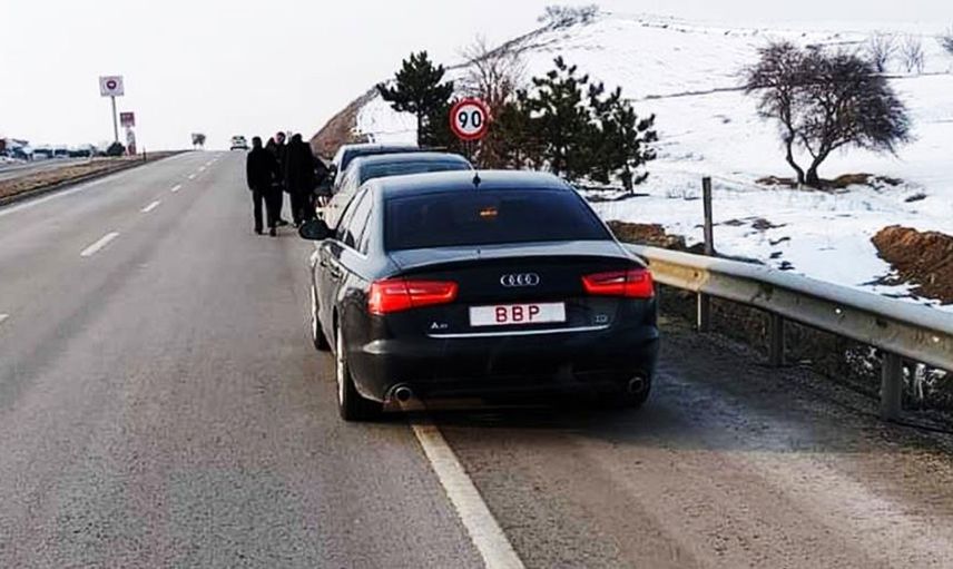 Kırıkkale'de Büyük Birlik Partisi Genel Başkanı Mustafa Destici'nin İçinde Bulunduğu Araç Kaza Yaptı!