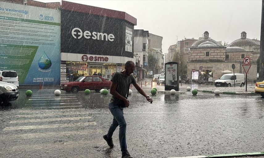 Kırklareli'nde Etkili Sağanak Yağış