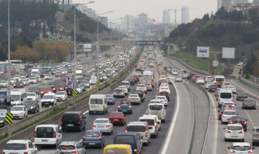 Kısıtlama Sonrası İstanbul'da Trafik Yoğunluğu Yaşandı
