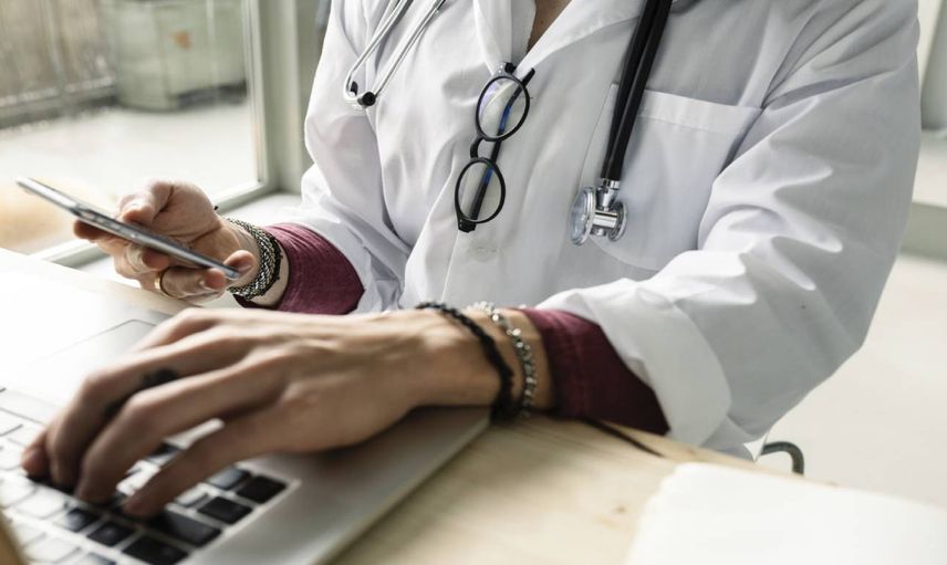 Klinik destek elemanı nedir, ne iş yapar? 2024 klinik destek elemanı maaşı ne kadar?