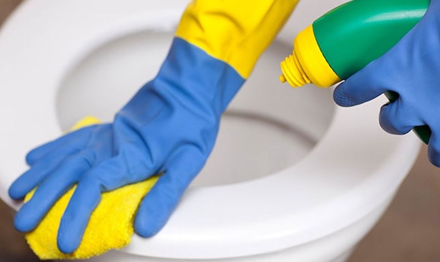 Klozet kapağı nasıl temizlenir? Klozet kapağındaki sararmanın nedenleri nelerdir? Sararmış klozet kapağını temizlemenin 10 pratik yolu