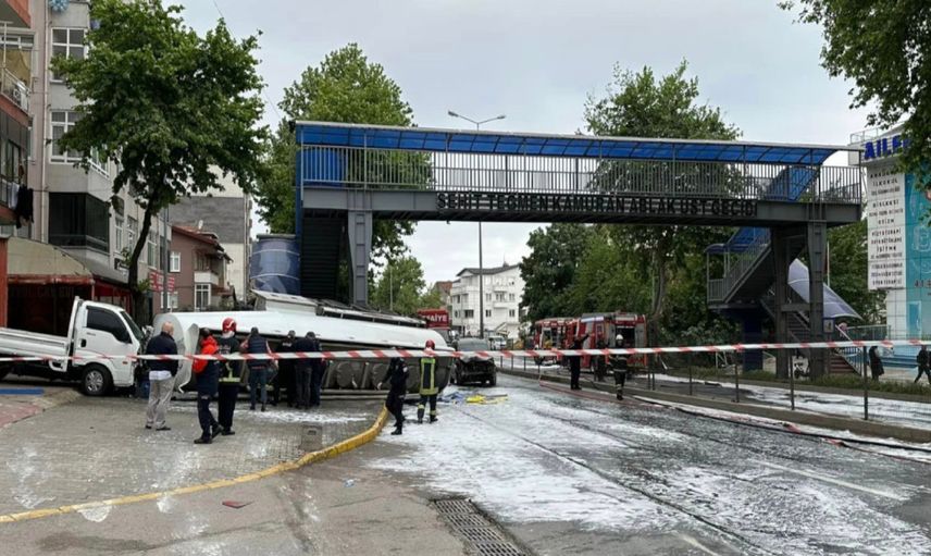 Kocaeli’nde benzin yüklü tanker devrildi: Patlama riskine karşı trafik durduruldu