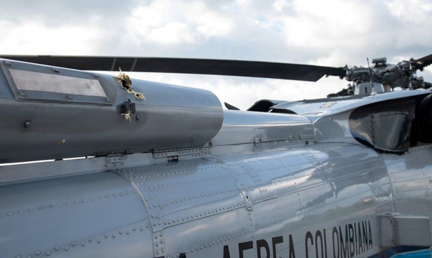 Kolombiya Devlet Başkanı’na Saldırı! İçinde Olduğu Helikopter Delik Deşik Oldu