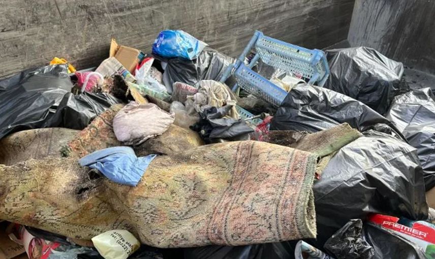 Komşular kokudan isyan etti: Kokunun kaynağını görünce şok oldular