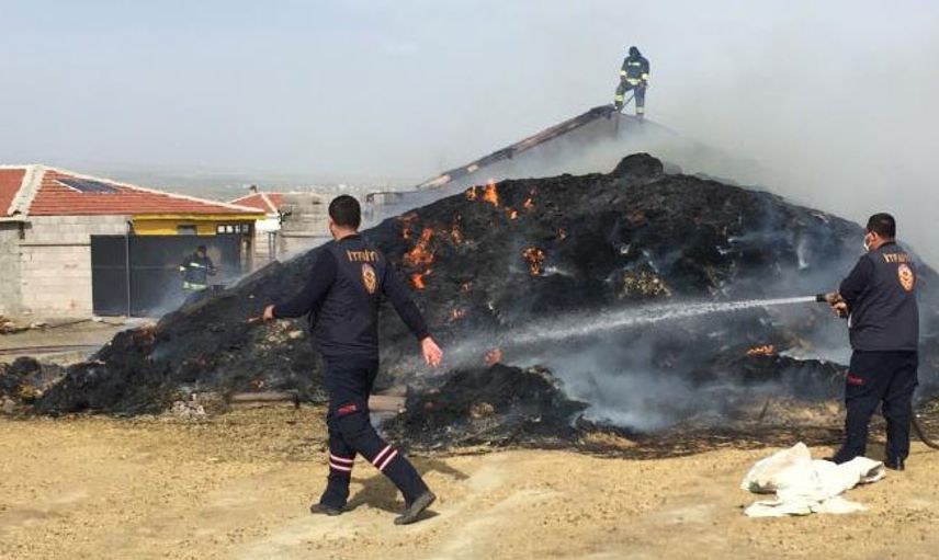 Konya’da 3 Bin 500 Balya Saman Yanıp Kül Oldu