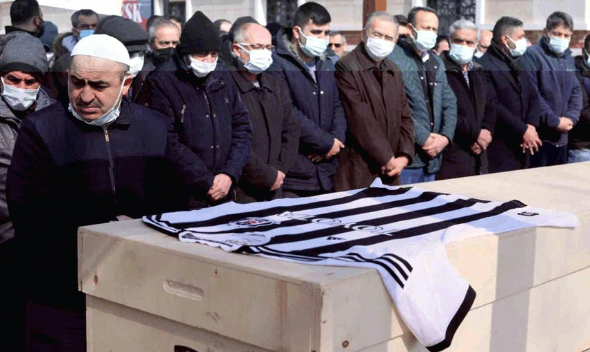 Konya’da Koronavirüs Nedeniyle Hayatını Kaybeden Hemşire Toprağa Verildi!