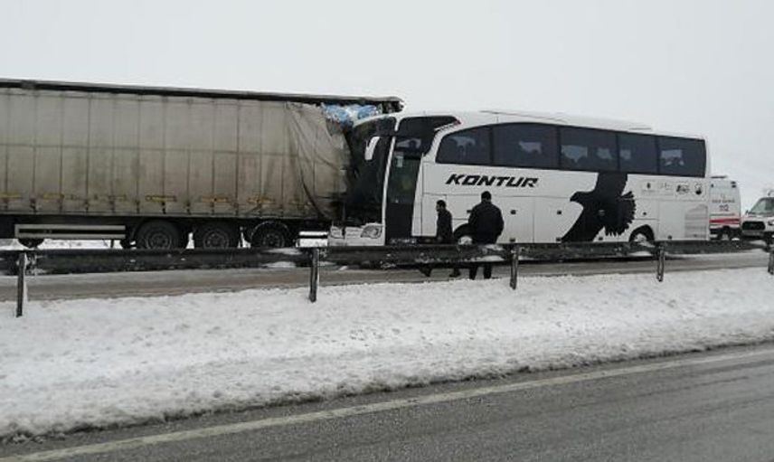 Konya'da Trafik Kazası: 6 Yaralı