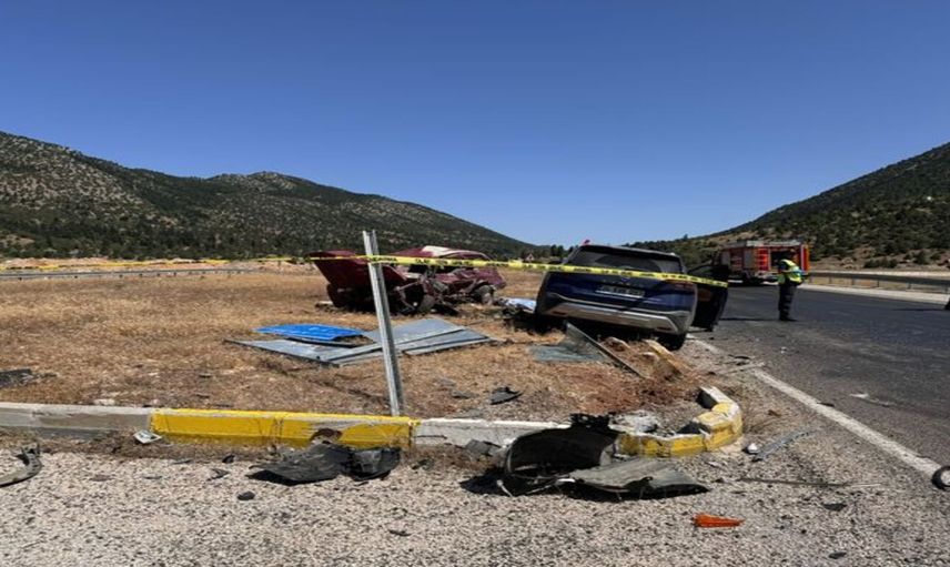Korkunç Kaza Kameralara Yansıdı: 2 Ölü, 2 Yaralı