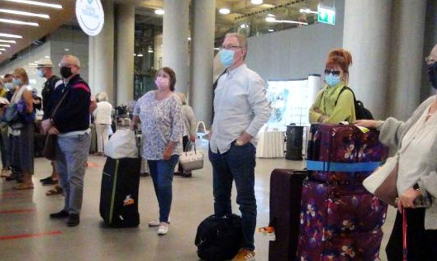 Koronavirüs Salgını Sonrası İlk İngiliz Turist Kafilesi Türkiye’ye Geldi