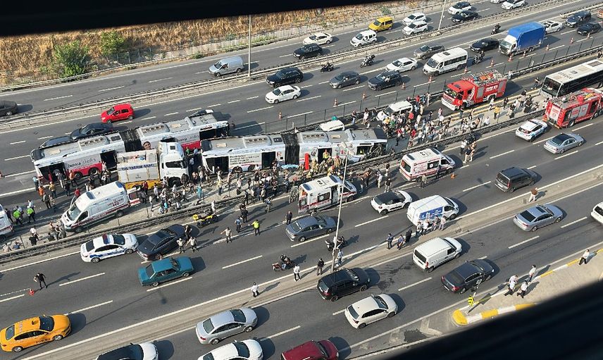 Küçükçekmece’de metrobüs kazası: Çok sayıda ölü ve yaralı var