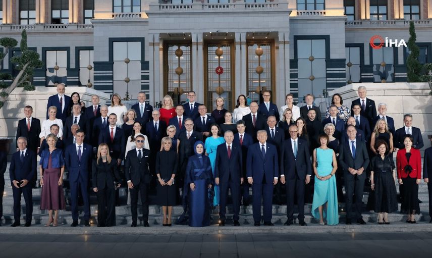 Külliye'de tarihi NATO resepsiyonu: Liderlerle aile fotoğrafı çekildi