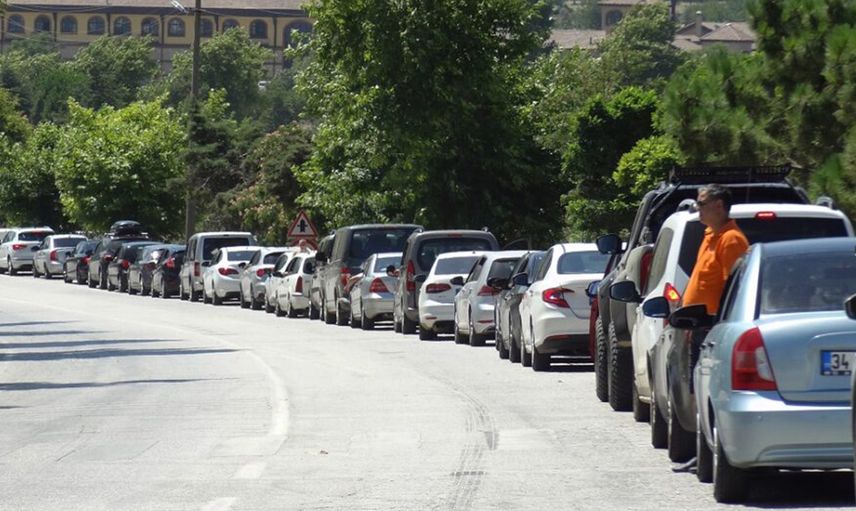 Kurban Bayramı Öncesi Trafik Hareketliliği Başladı! Araçlar Uzun Kuyruklar Oluşturdu