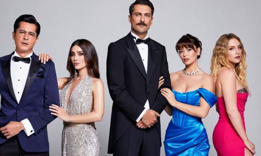 Kuruluş Osman'ın Lena'sı Seray Kaya'dan sosyal medyayı sallayan yatak pozu!