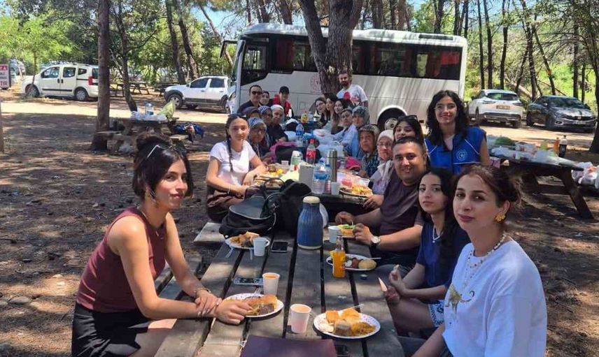 Kuşakları Buluşturan Gezinti: Yenipazar Gençlik Merkezi'nden Kuşadası Milli Parkı'na