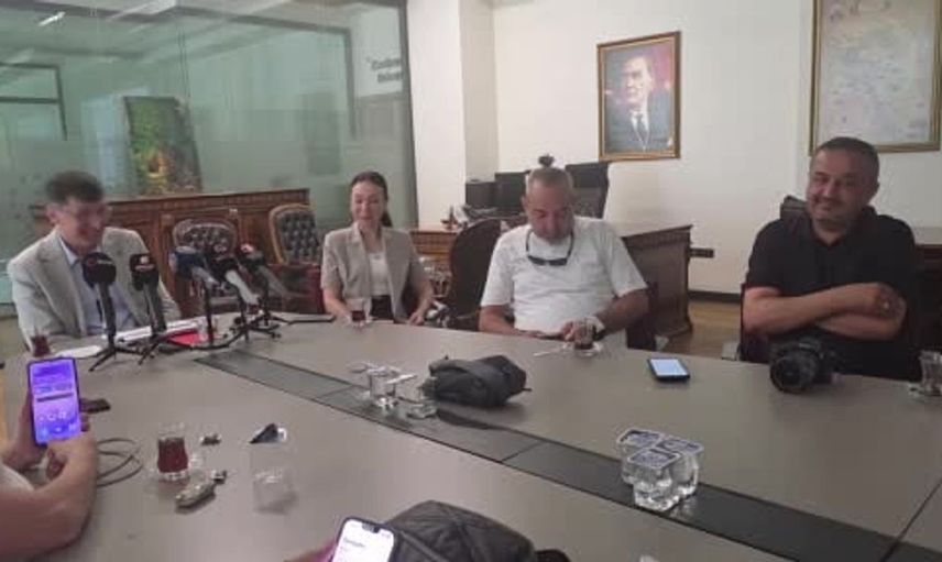Kütahya belediye başkanı kahveci: 'Alnımız açık, başımız dik, görevimizin başındayız'